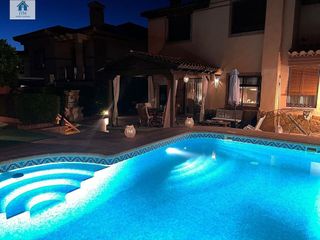 Chalet en venta en Zubia (La)