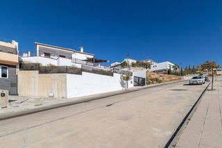 Chalet en venta en Zubia (La)