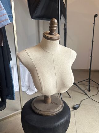 Maniquí Torso Mujer Beige y Marrón