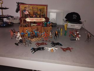 Fort Comansi con figuras y accesorios