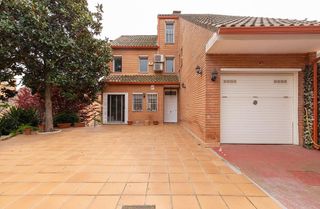 Chalet en venta en Corbera de Llobregat