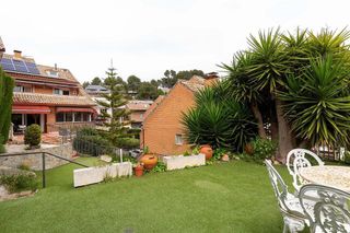 Chalet en venta en Corbera de Llobregat