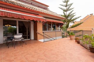 Chalet en venta en Corbera de Llobregat