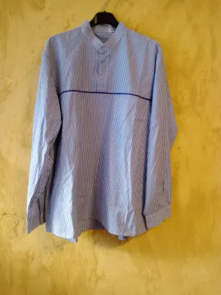 Camisa de trabajo azul y blanca a rayas