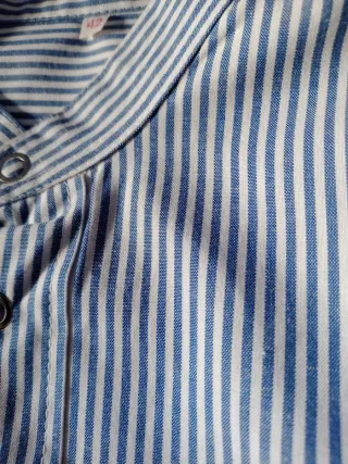 Camisa de trabajo azul y blanca a rayas
