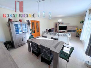 Casa adosada en venta en Yeles