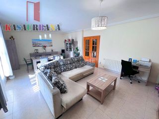 Casa adosada en venta en Yeles