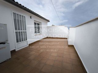 Casa adosada en venta en Lucena