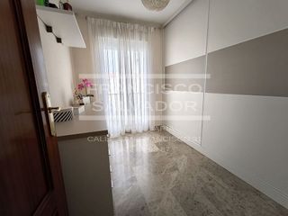 Casa adosada en venta en Lucena