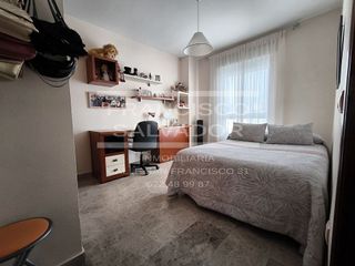 Casa adosada en venta en Lucena