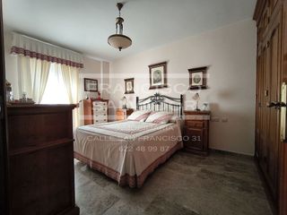 Casa adosada en venta en Lucena