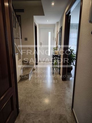 Casa adosada en venta en Lucena