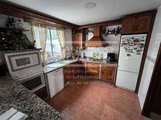 Casa adosada en venta en Lucena