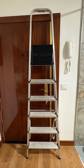 Escalera 6 peldaños aluminio