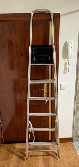 Escalera 6 peldaños aluminio