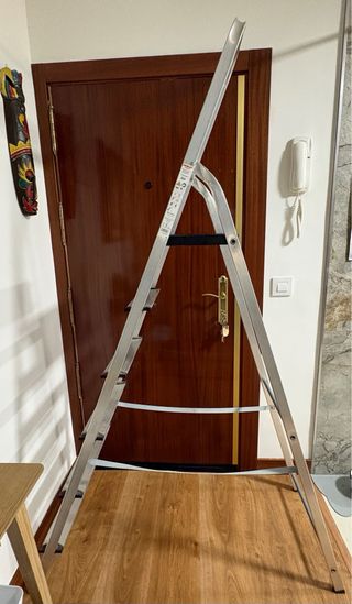 Escalera 6 peldaños aluminio