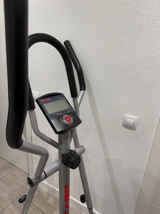 Elíptica y banco abdominales