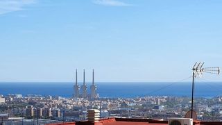 Piso en venta en Les Roquetes en Barcelona