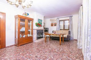 Chalet en venta en Lucena