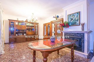 Chalet en venta en Lucena