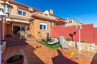 Casa adosada en venta en Buenavista-Valparaíso-La Legua en Toledo