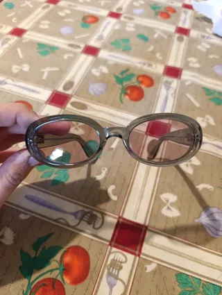 Occhiali Gucci grigi