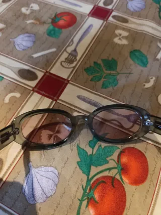 Occhiali Gucci grigi