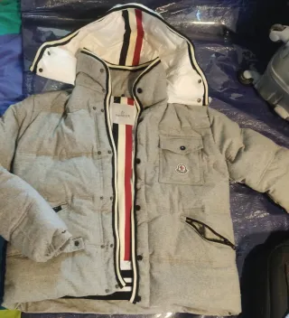 Abrigo Chaquetón Moncler Gris Talla M