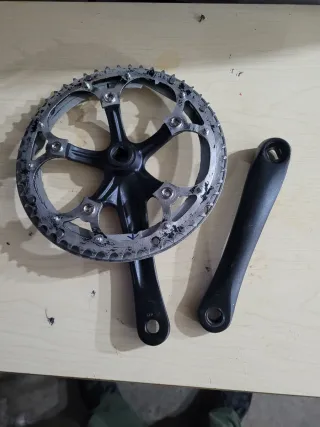 Guarnitura bici con pedivella