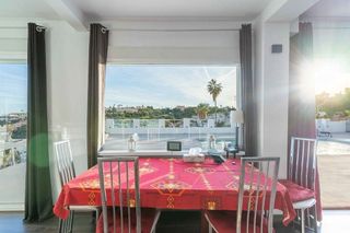 Chalet en venta en El Faro de Calaburra - Chaparral en Mijas