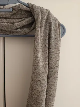 Bufanda gris jaspeada