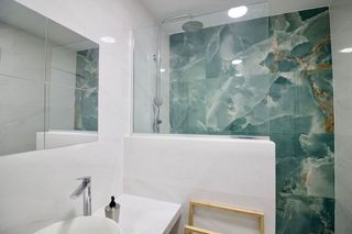 Piso en venta en La Carihuela en Torremolinos