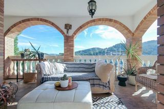 Chalet en venta en Corbera de Llobregat