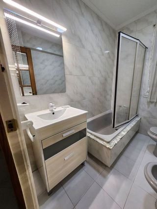 Piso en alquiler en Cuatro Caminos - Plaza de la Cubela en Coruña (A)