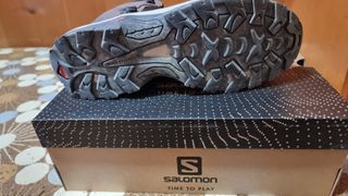 Botas de montaña Salomon marrones y grises