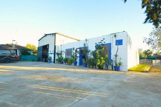 Chalet en venta en Carmona