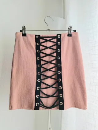 Falda mini rosa con cordones