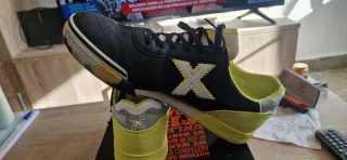 Zapatillas Munich Negras y Amarillas