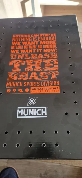 Zapatillas Munich Negras y Amarillas