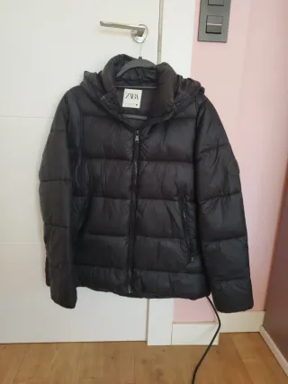 Cazadora Zara acolchada negra