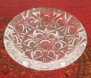 Cenicero de cristal de lujo tallado