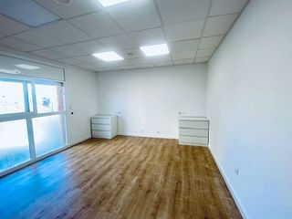 Casa adosada en venta en Les Arenes - La Grípia  Can Montllor en Terrassa