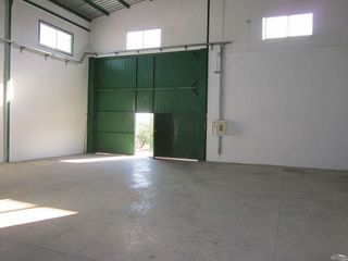Nave industrial en alquiler en Lucena