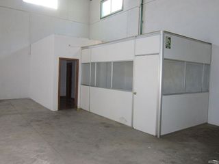 Nave industrial en alquiler en Lucena