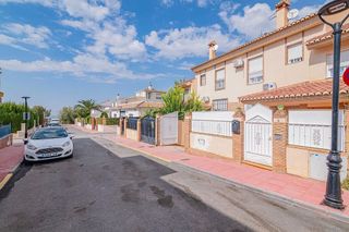 Casa adosada en venta en Pulianas