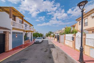 Casa adosada en venta en Pulianas