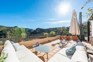 Casa adosada en venta en Benahavís