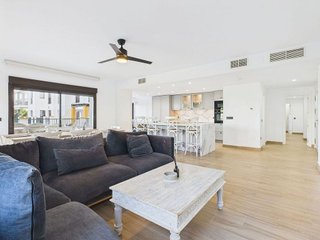Piso en venta en Puerto de la Duquesa en Manilva