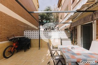 Casa adosada en venta en Plaça Catalunya en Prat de Llobregat, El