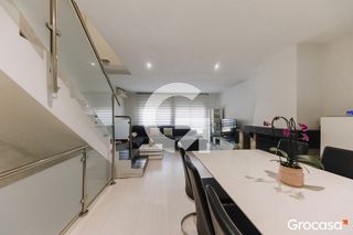 Casa adosada en venta en Plaça Catalunya en Prat de Llobregat, El